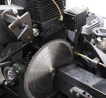 CNC-Hochpräzisionsmaschine für die professionelle Schärfung von Sägen